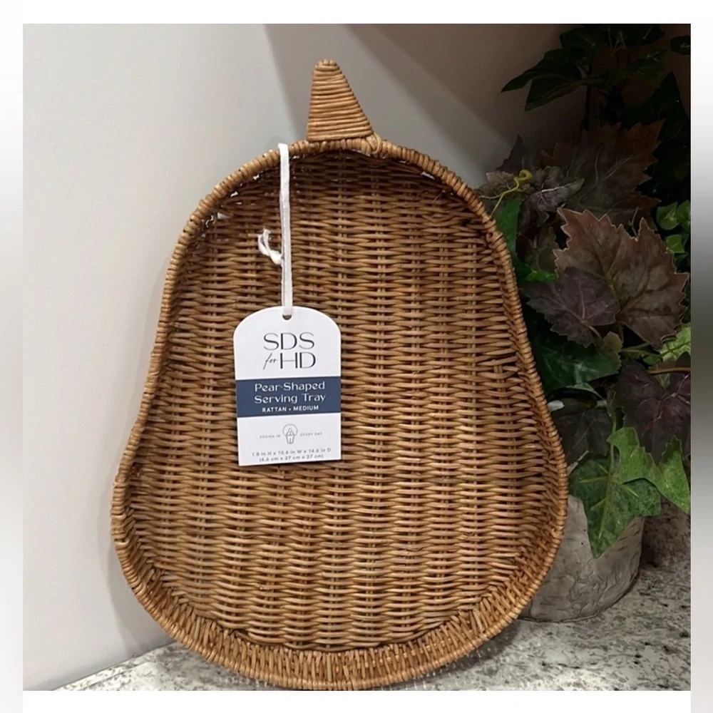 Pear Shaped Rattan Serving Tray 🌿🆕🌿 Medium 1.8x10.6x14.6 & Large 2x12.2x16.5”